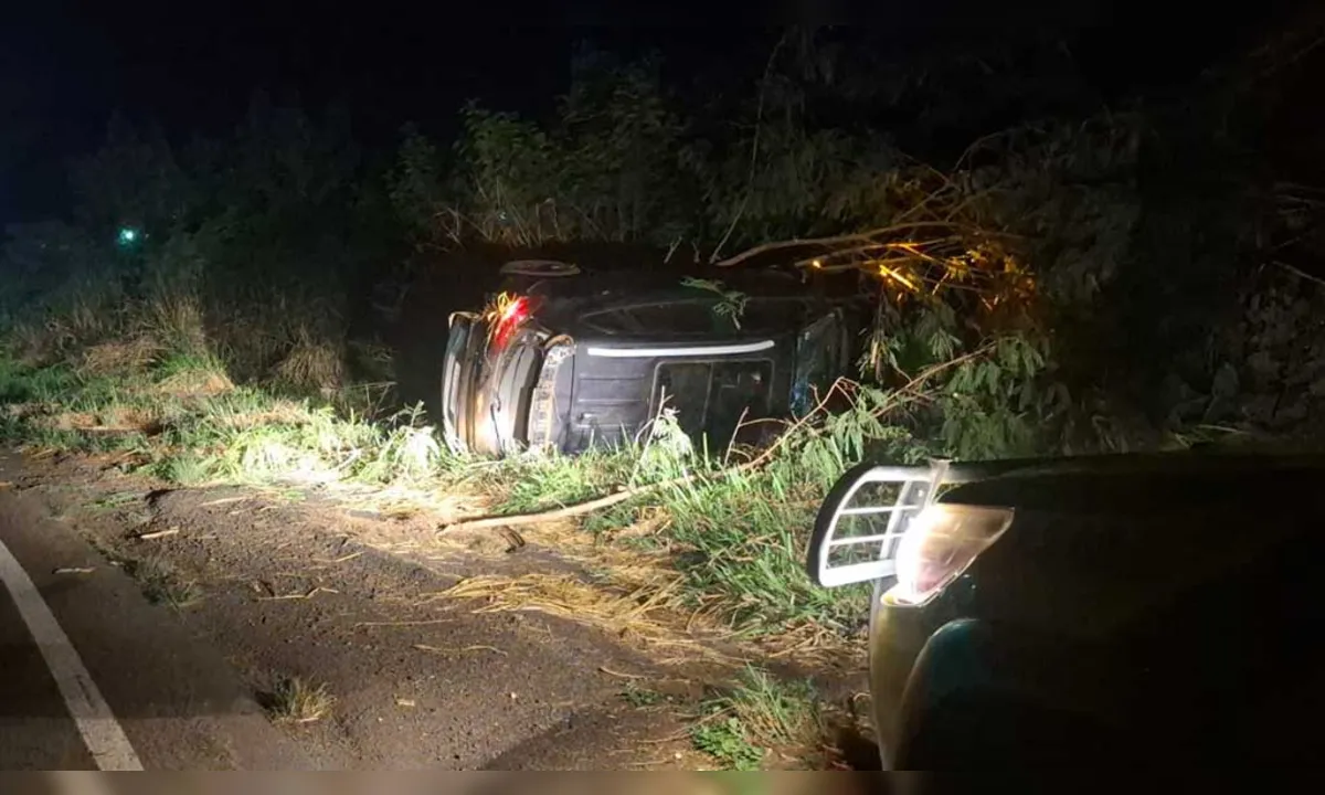 Acidente deixa motorista ferido na PR-082, em São João do Ivaí